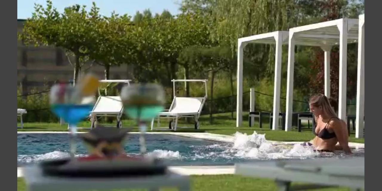 Marina Degli Estensi Floating Resort Llido Degli Estensi Εξωτερικό φωτογραφία