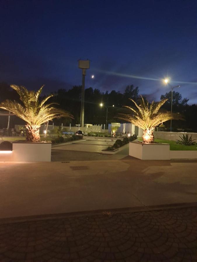 Marina Degli Estensi Floating Resort Llido Degli Estensi Εξωτερικό φωτογραφία