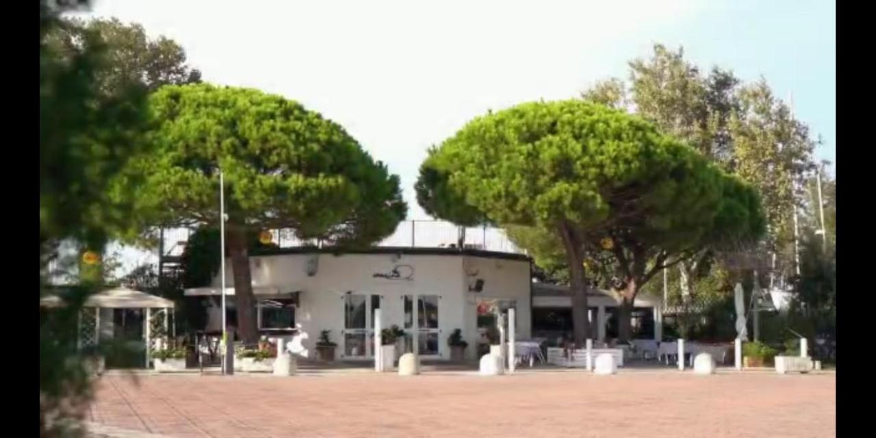 Marina Degli Estensi Floating Resort Llido Degli Estensi Εξωτερικό φωτογραφία