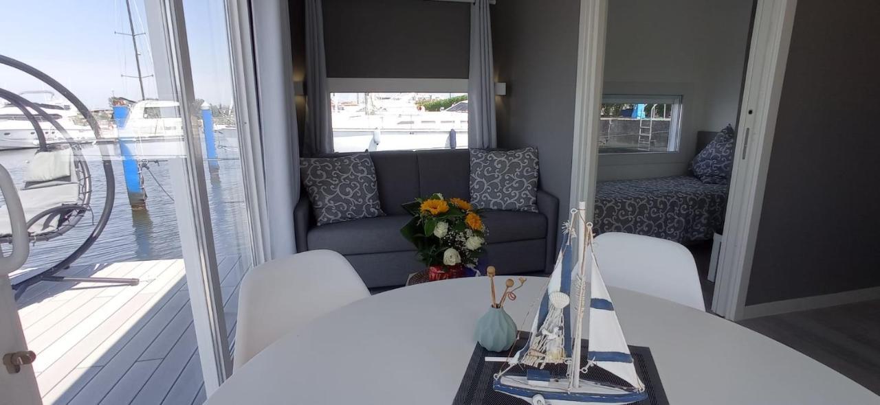 Marina Degli Estensi Floating Resort Llido Degli Estensi Εξωτερικό φωτογραφία