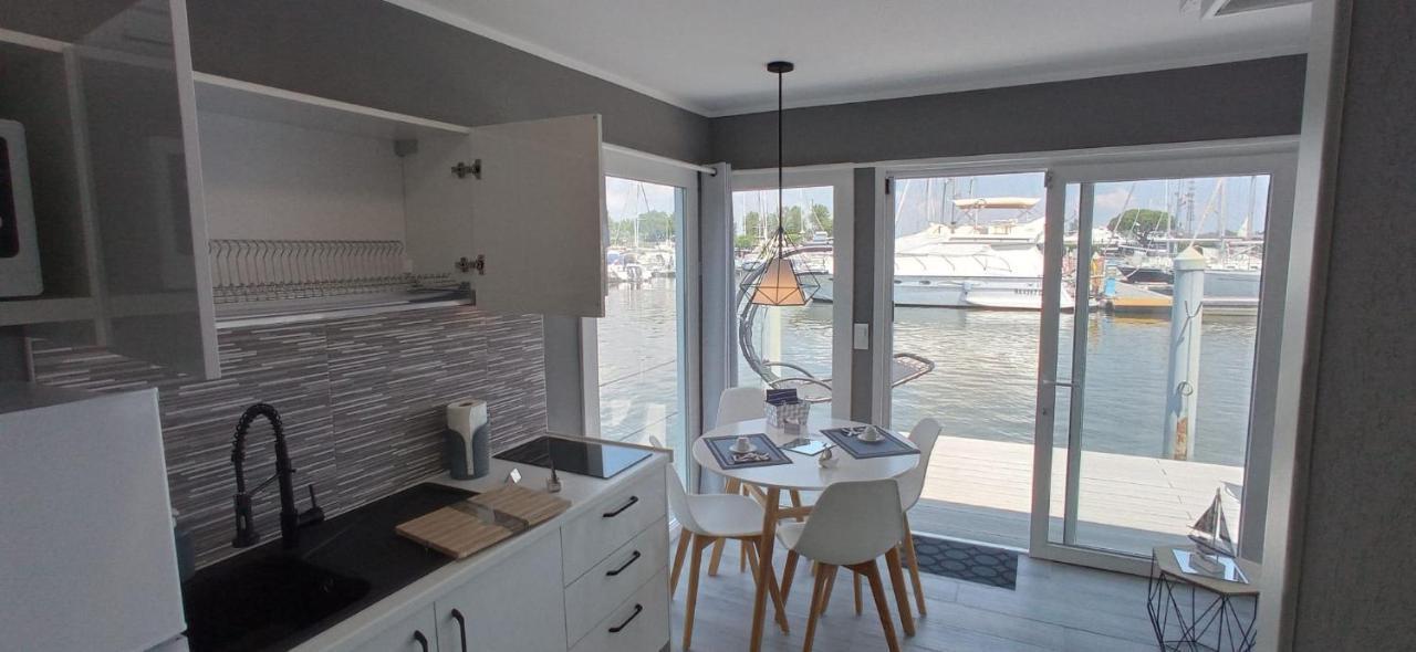 Marina Degli Estensi Floating Resort Llido Degli Estensi Εξωτερικό φωτογραφία