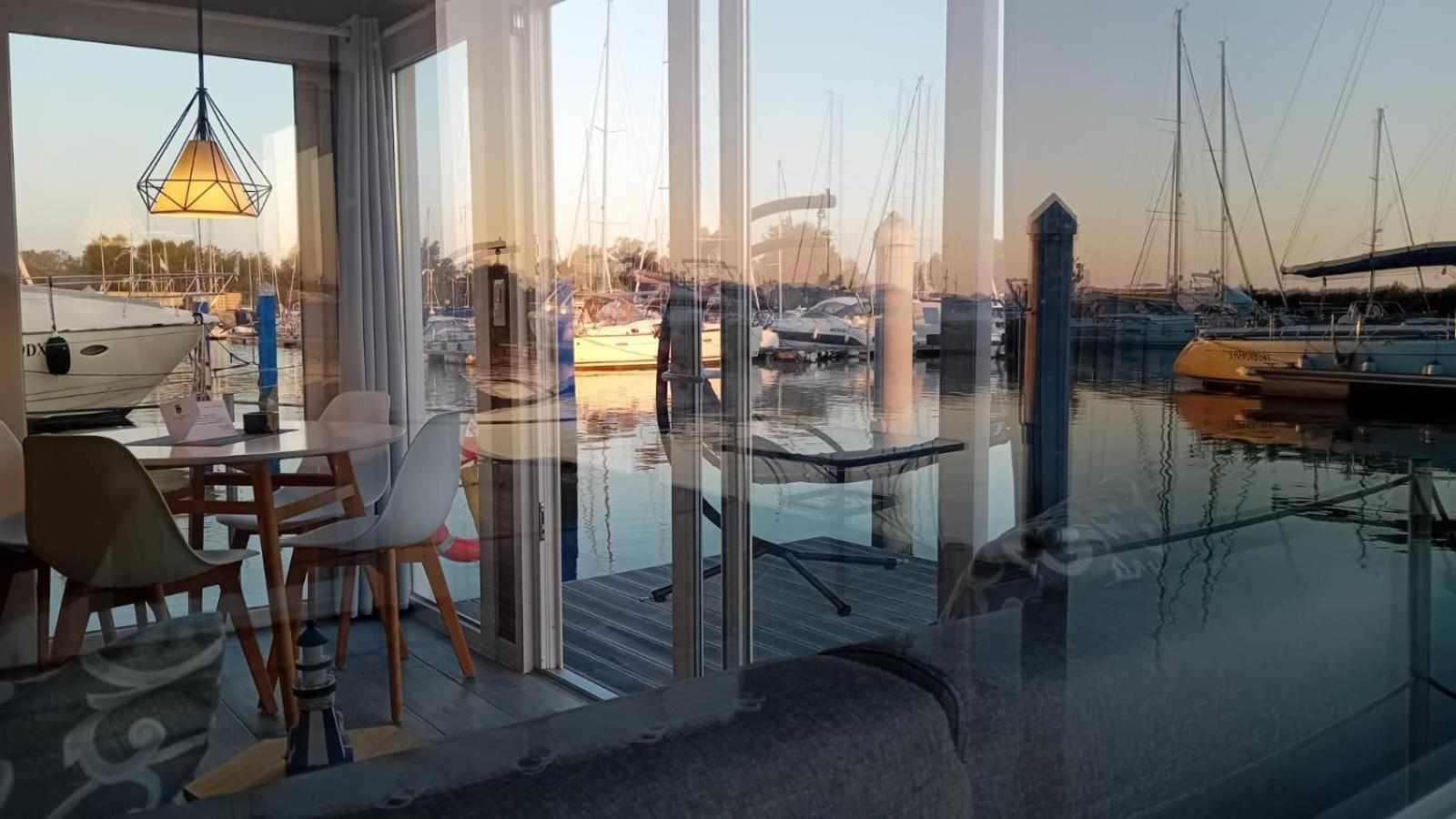 Marina Degli Estensi Floating Resort Llido Degli Estensi Εξωτερικό φωτογραφία