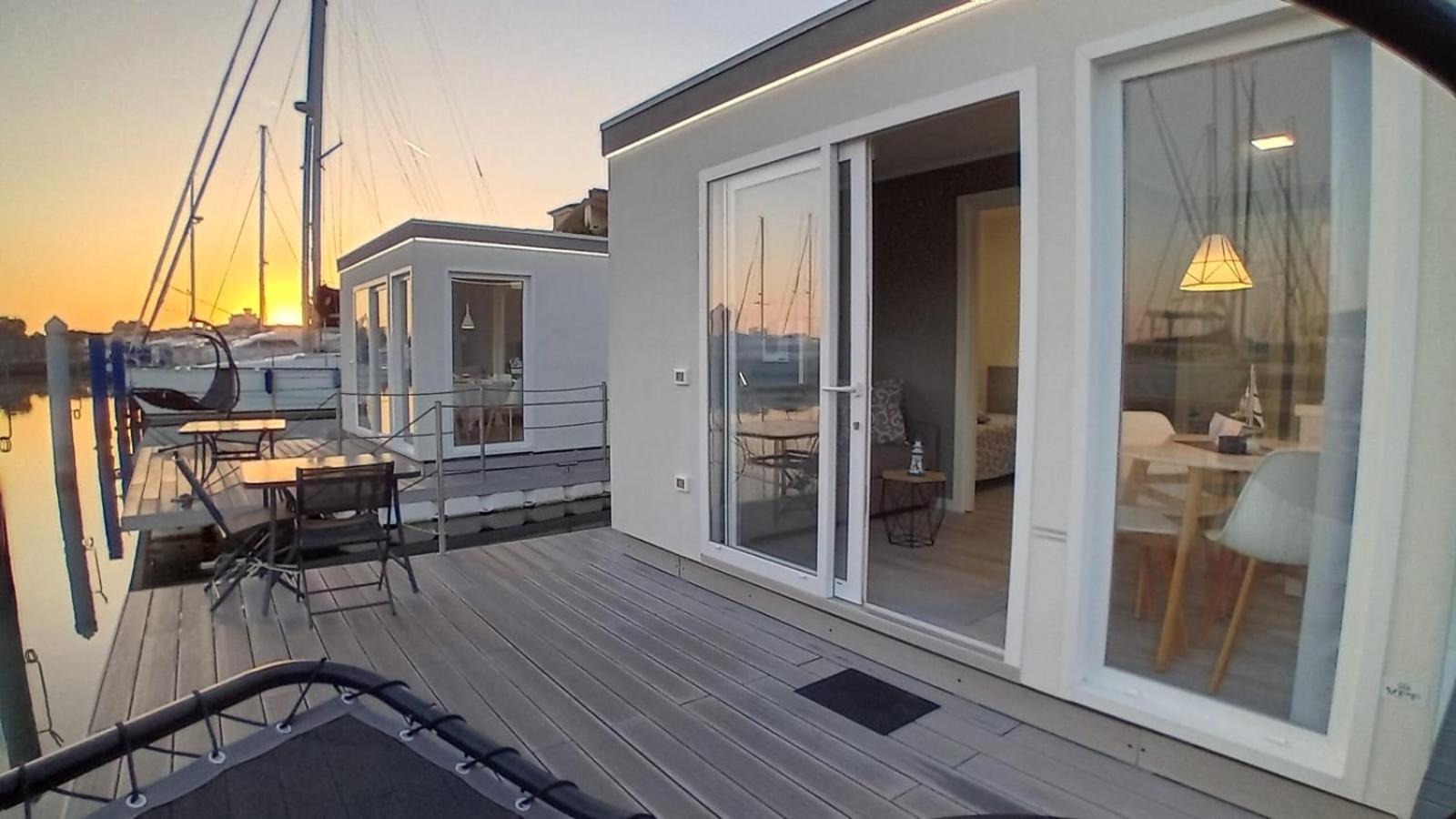 Marina Degli Estensi Floating Resort Llido Degli Estensi Εξωτερικό φωτογραφία