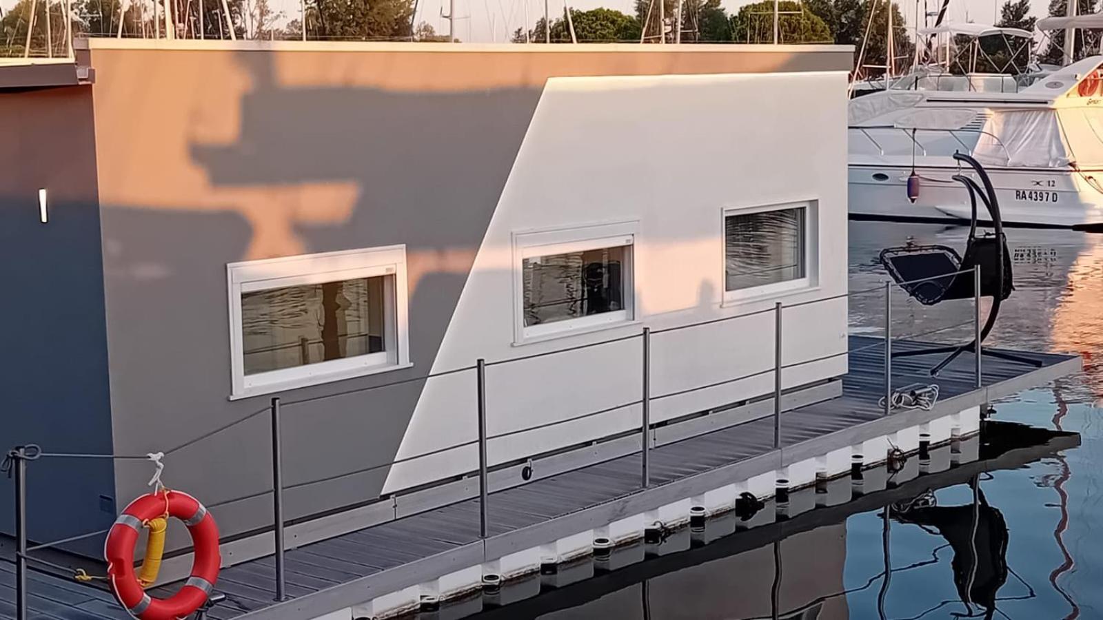 Marina Degli Estensi Floating Resort Llido Degli Estensi Εξωτερικό φωτογραφία
